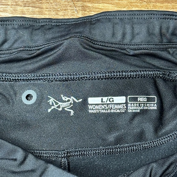 Arc'teryx Black Women's outdoor wind Pants - Picture 2 of 6